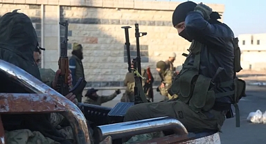 Esad rejimi duyurdu: Hama'yı kaybettik, çekiliyoruz